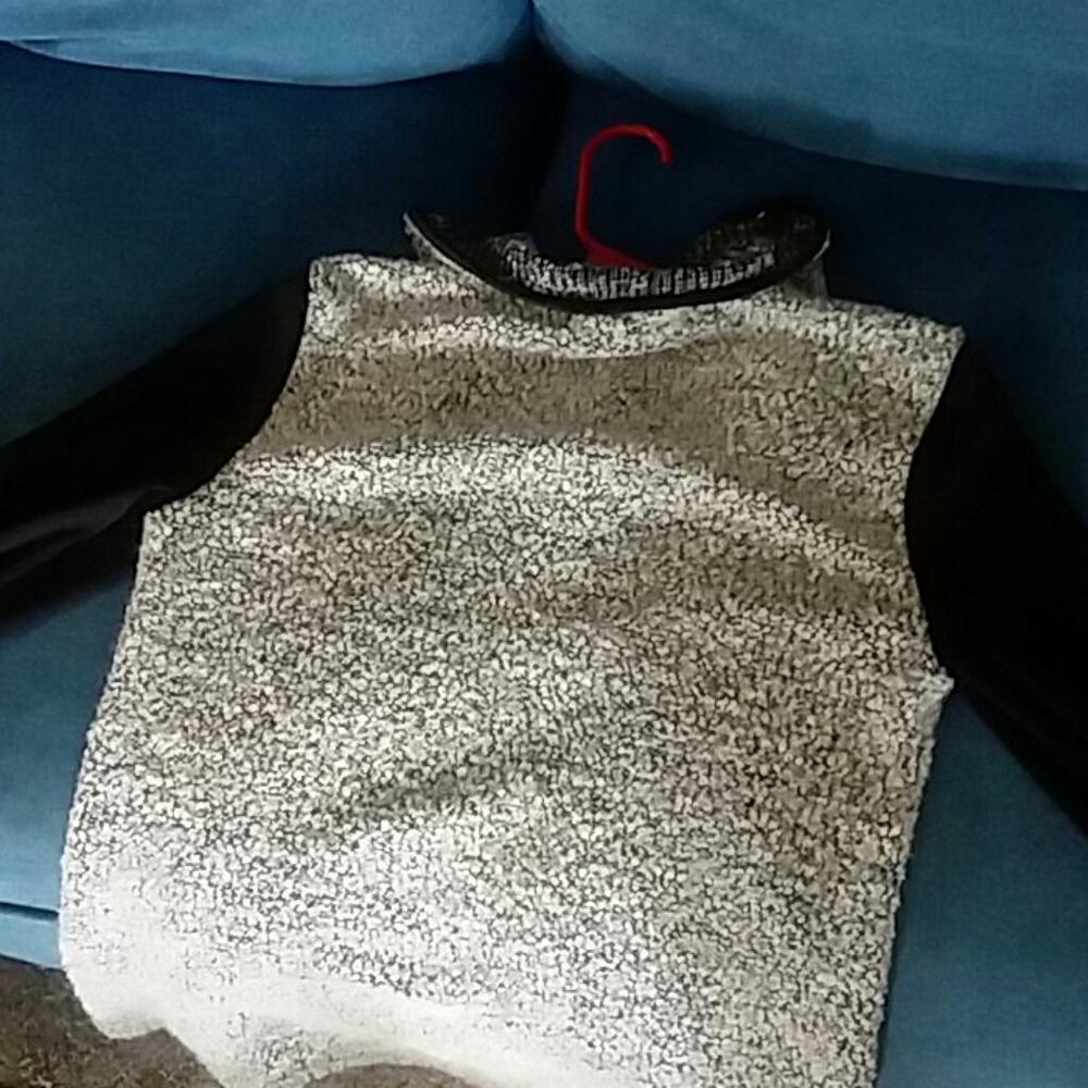 Cozy Roz & Ani sweater - Picture 5 of 8